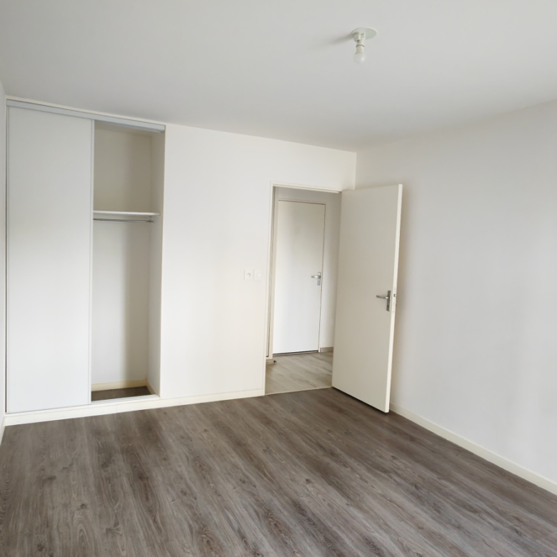 CAEN NORD APPARTEMENT T3 avec balcon ascenseur parking privé