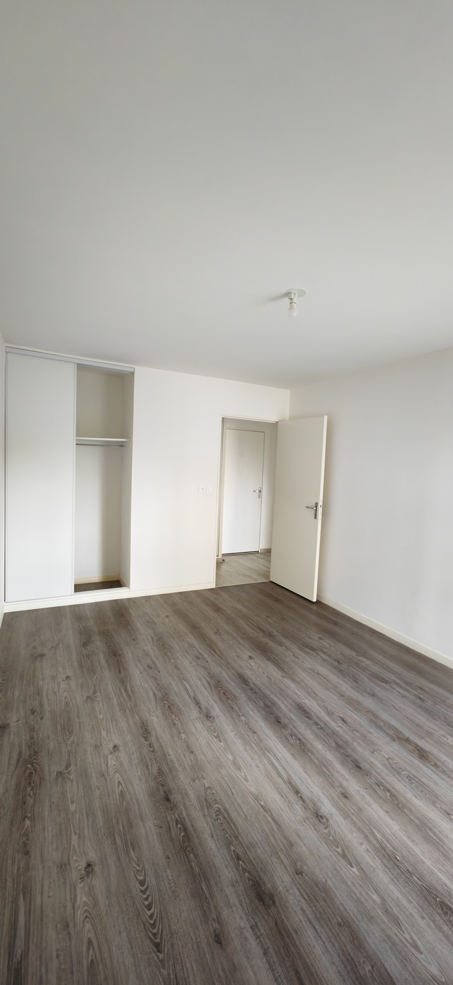 CAEN NORD APPARTEMENT T3 avec balcon ascenseur parking privé