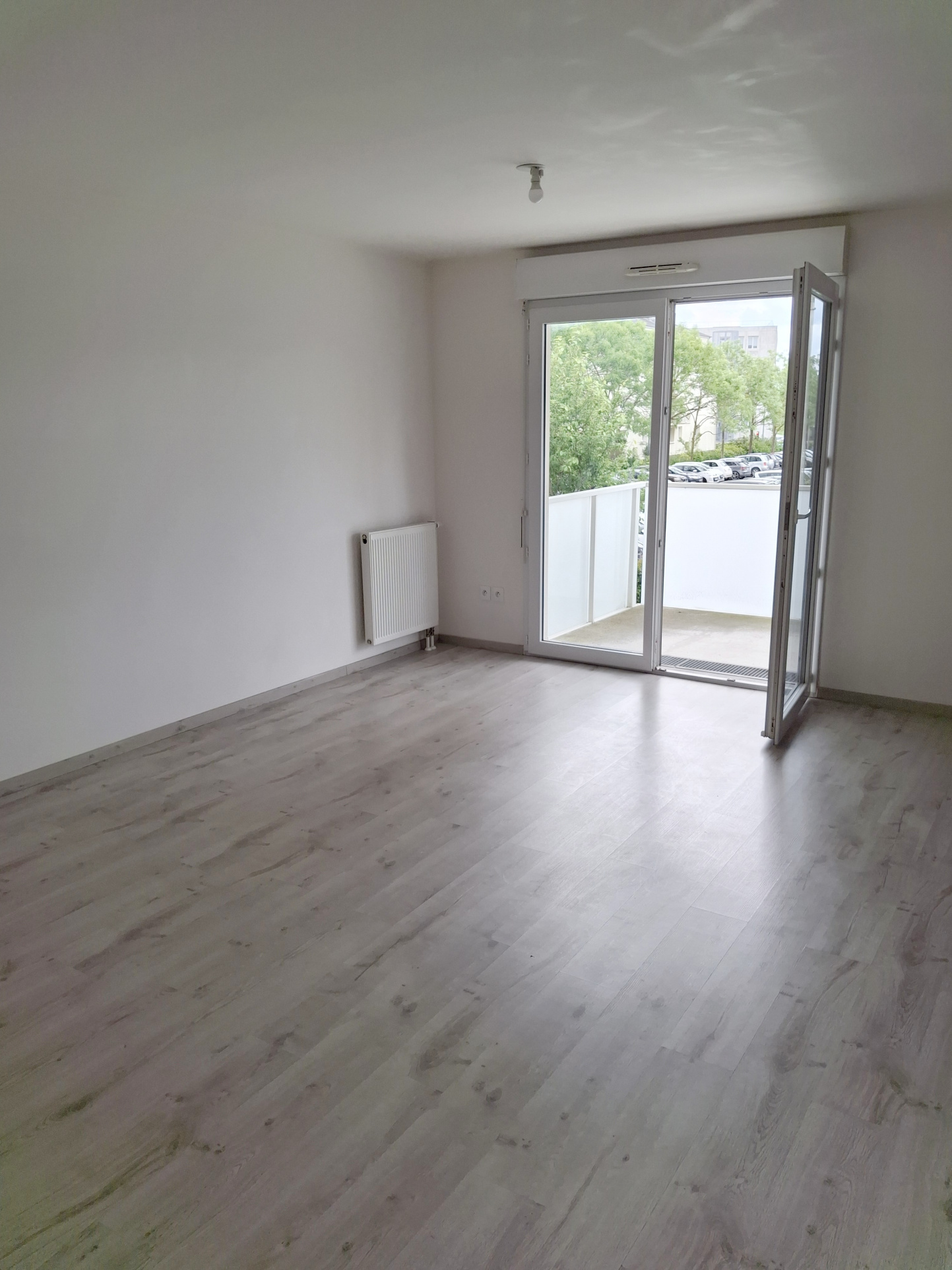 CAEN NORD APPARTEMENT T3 avec balcon ascenseur parking privé