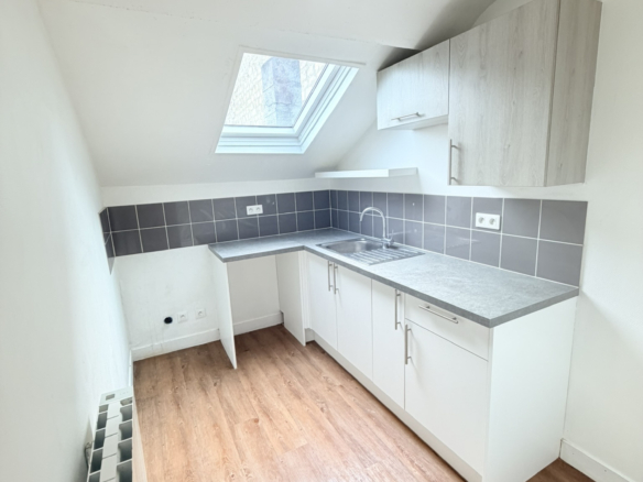 CAEN APPARTEMENT  2PP charme de l’ancien Centre ville 57m2 hab. avec cour collective