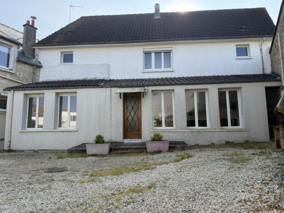 FONTENAY LE MARMION – GRANDE MAISON DE VILLE AVEC T2 INDEPENDANT