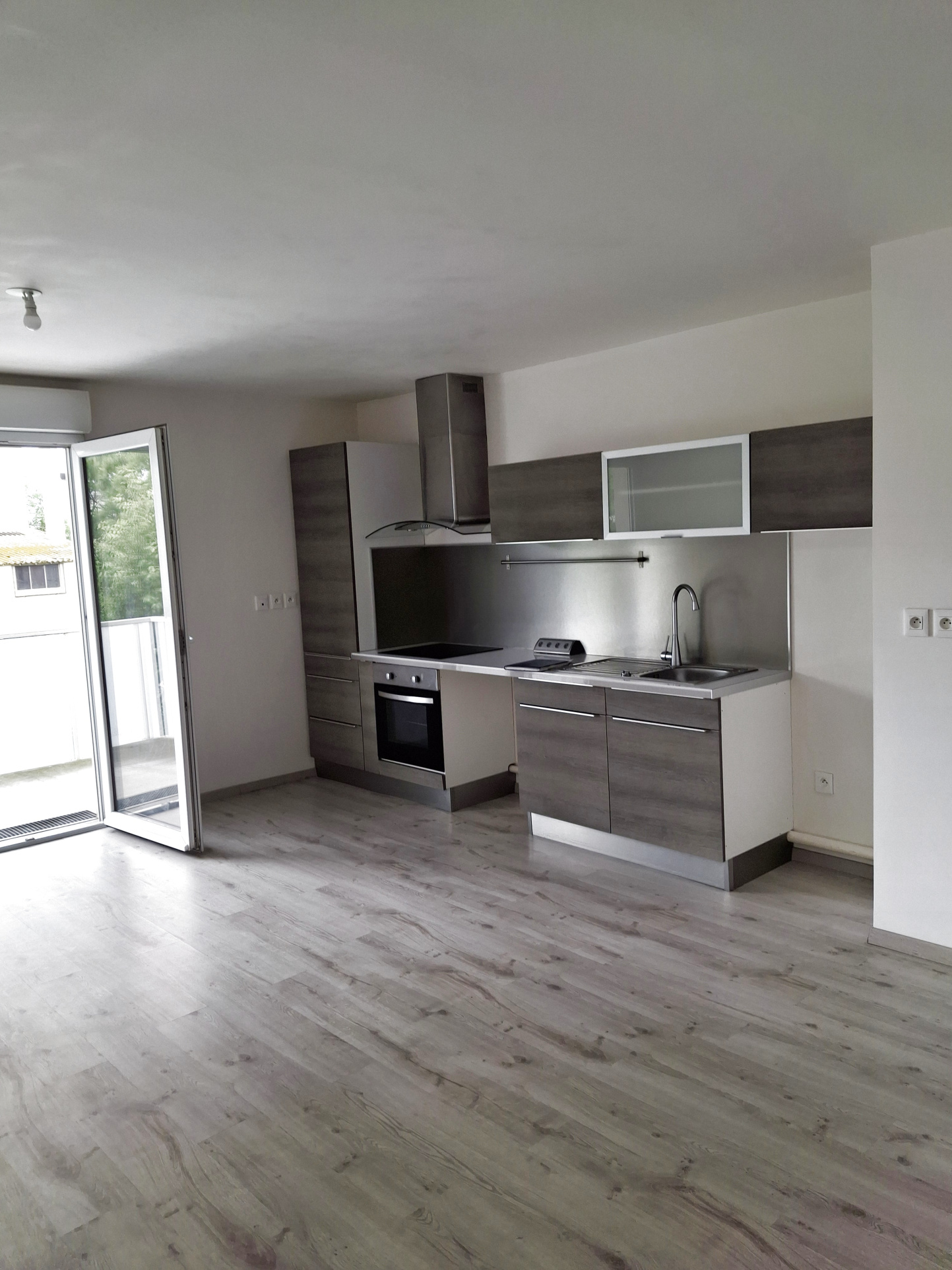 CAEN NORD APPARTEMENT T3 avec balcon ascenseur parking privé