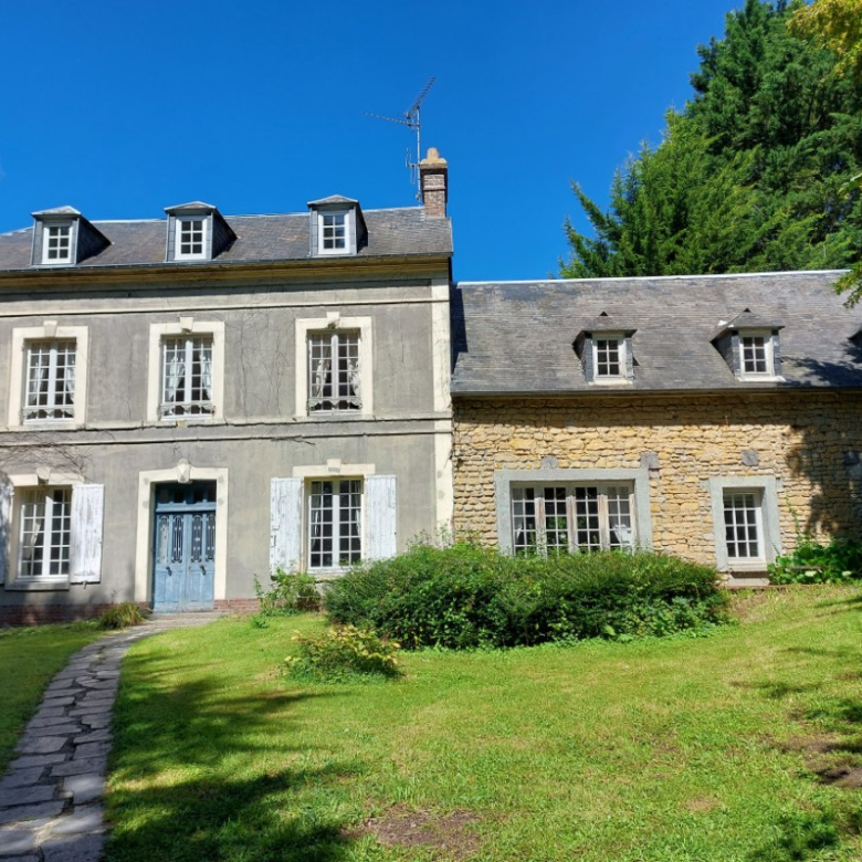 CAMBREMER – RARE MAISON DE CARACTERE XVIII avec parc de 2855 M2