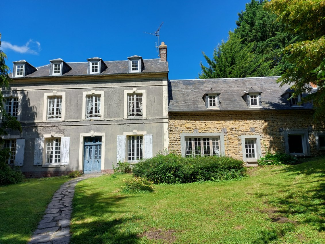 CAMBREMER – RARE MAISON DE CARACTERE XVIII avec parc de 2855 M2