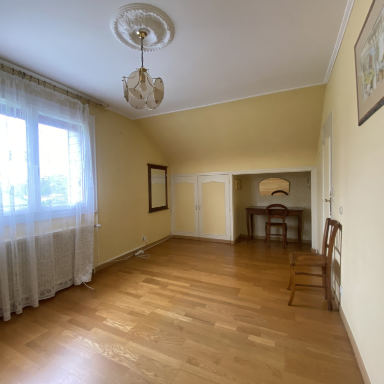 CAEN   MAISON T4 DE 107 m2 SUR TERRAIN DE 655 m2
