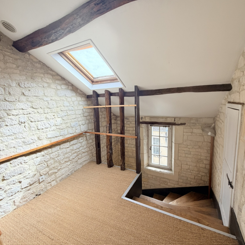 CAEN APPARTEMENT  2PP charme de l’ancien Centre ville 57m2