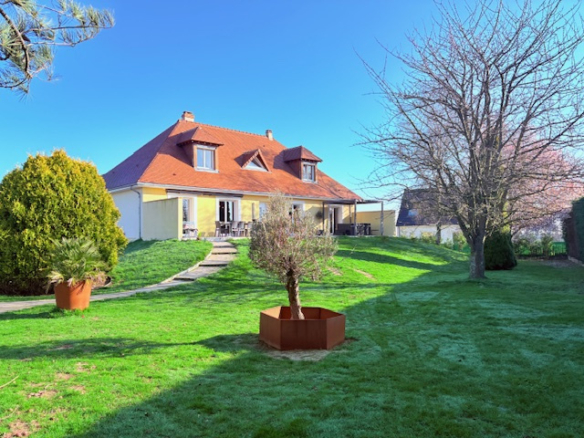 Maison familiale 9PP – 227 hab sur 1900 m2 terrain