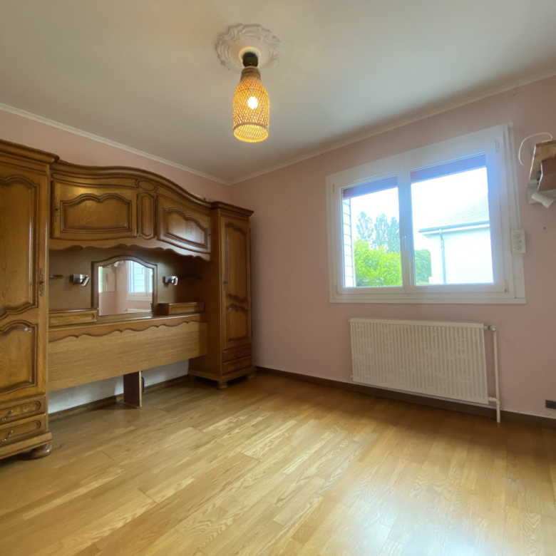 CAEN   MAISON T4 DE 107 m2 SUR TERRAIN DE 655 m2