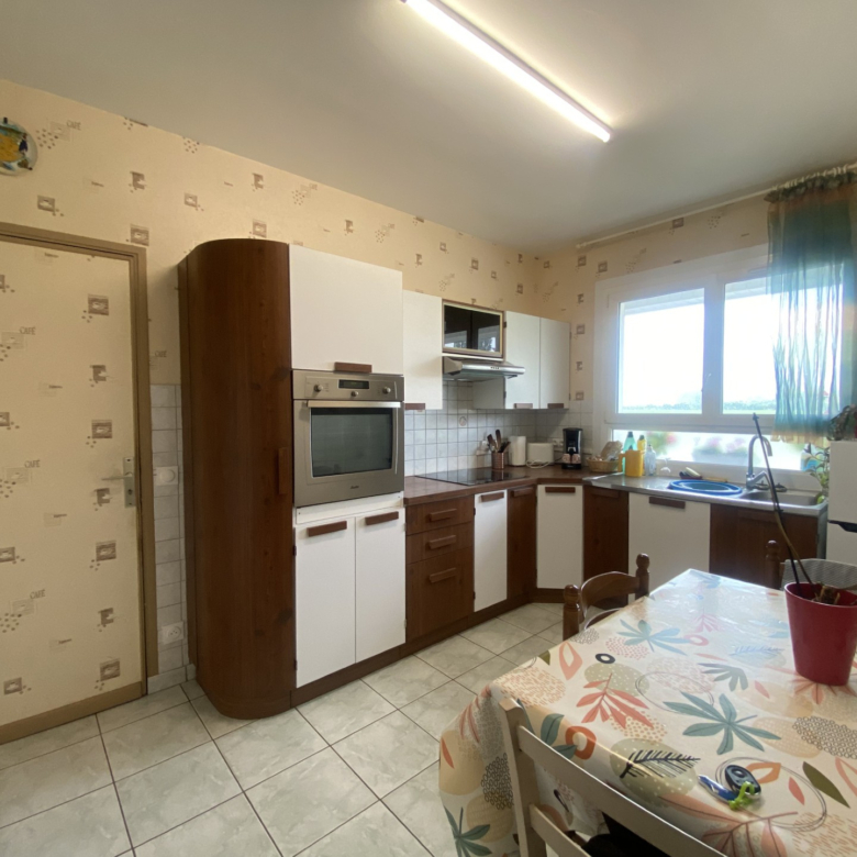 CAEN   MAISON T4 DE 107 m2 SUR TERRAIN DE 655 m2