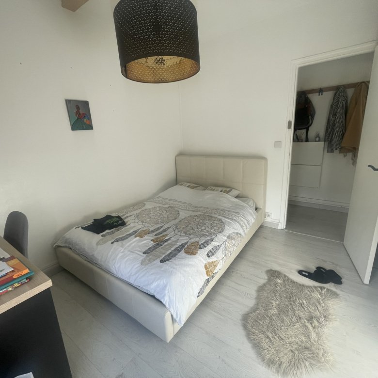 CHAMBRE MEUBLEE EN COLOCATION + PARK