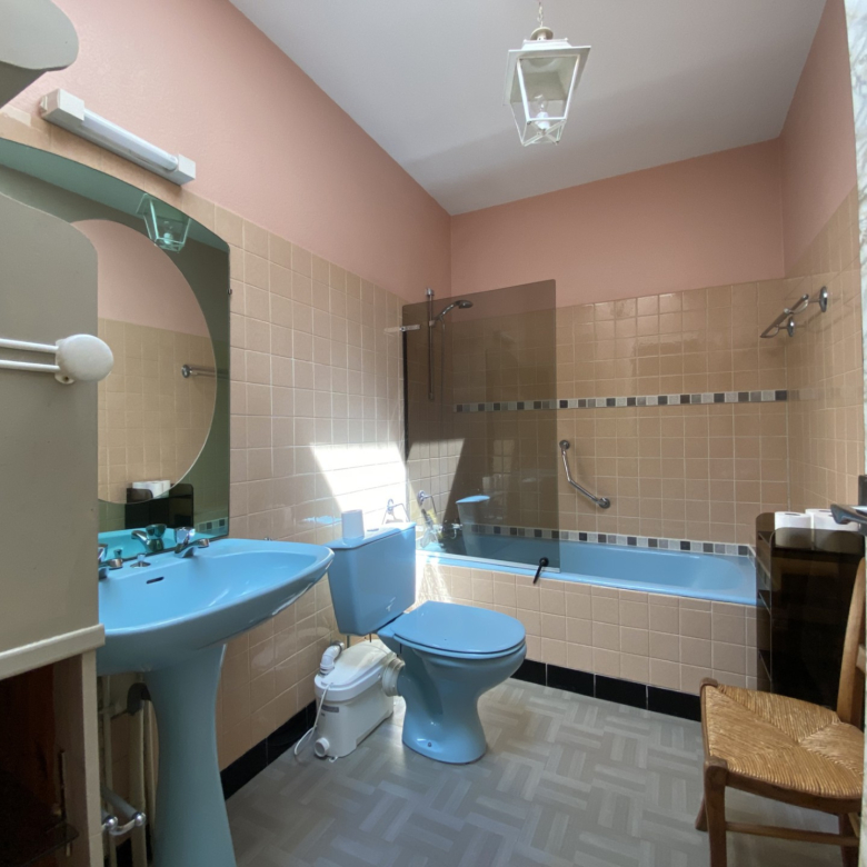 CAEN   MAISON T5 DE 107 m2 SUR TERRAIN DE 655 m2