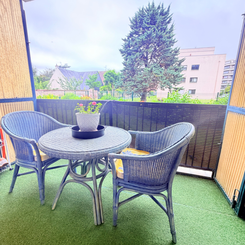 CAEN RUE DES ROSIERS T3 BALCON 61m2