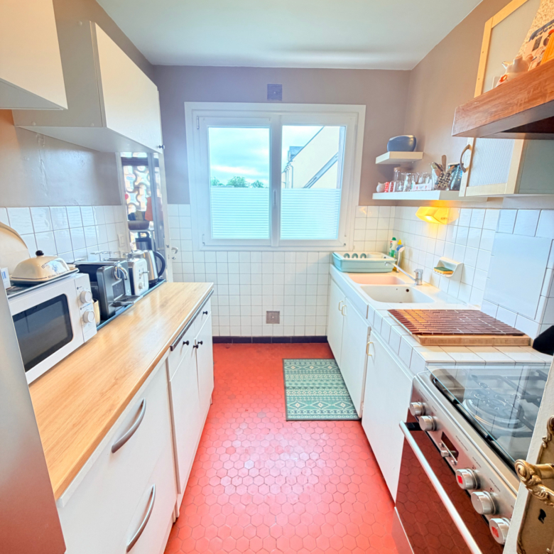 CAEN RUE DES ROSIERS T3 BALCON 61m2
