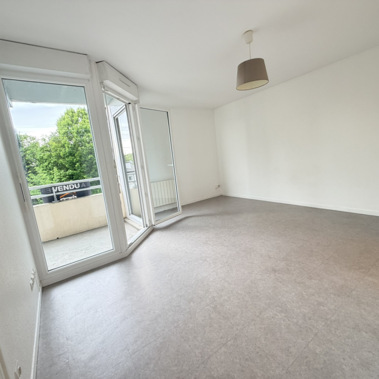 CAEN SAINT GILLES / CHR 2 PP 39 m2 BALCON PKG ASCENSEUR