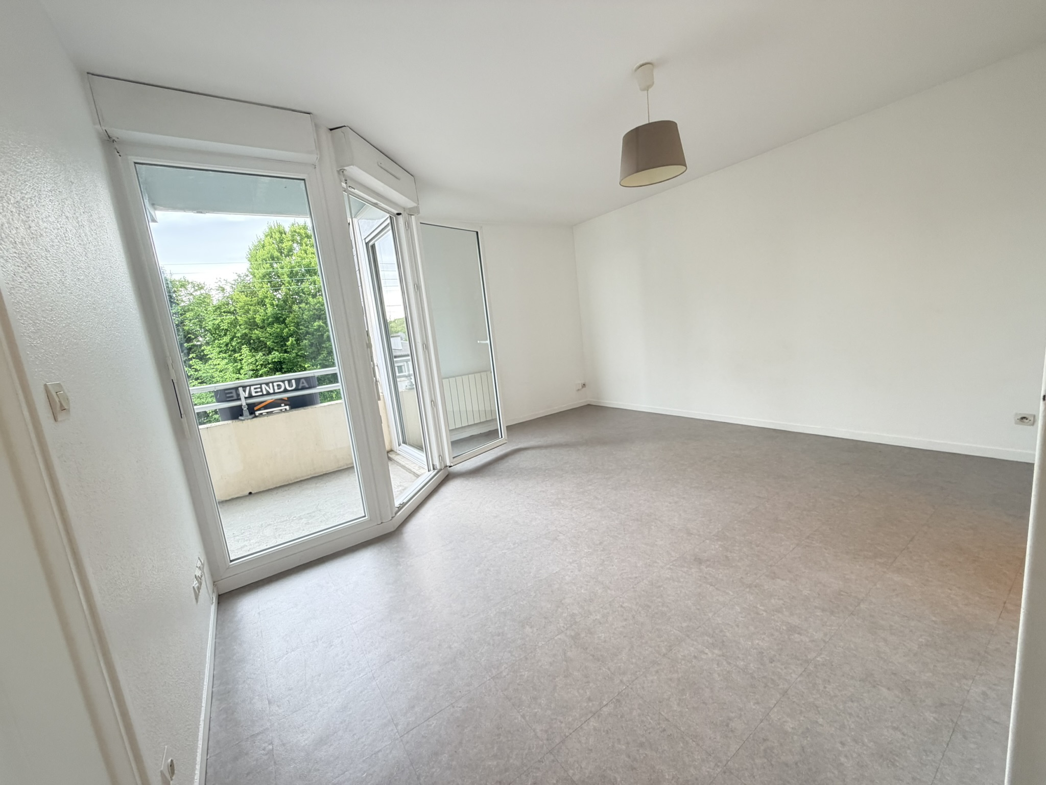 CAEN SAINT GILLES / CHR 2 PP 39 m2 BALCON PKG ASCENSEUR