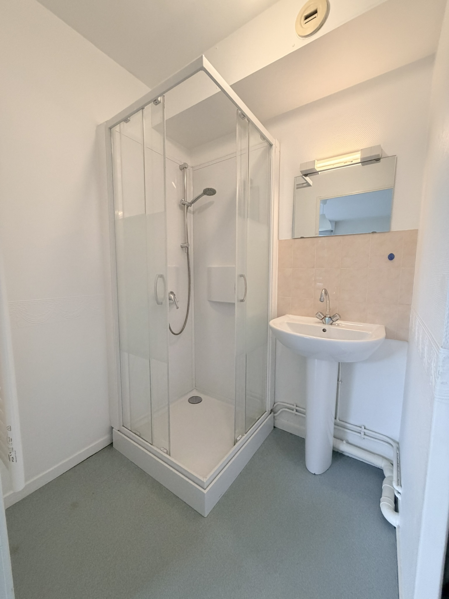 CAEN SAINT GILLES / CHR 2 PP 39 m2 BALCON PKG ASCENSEUR