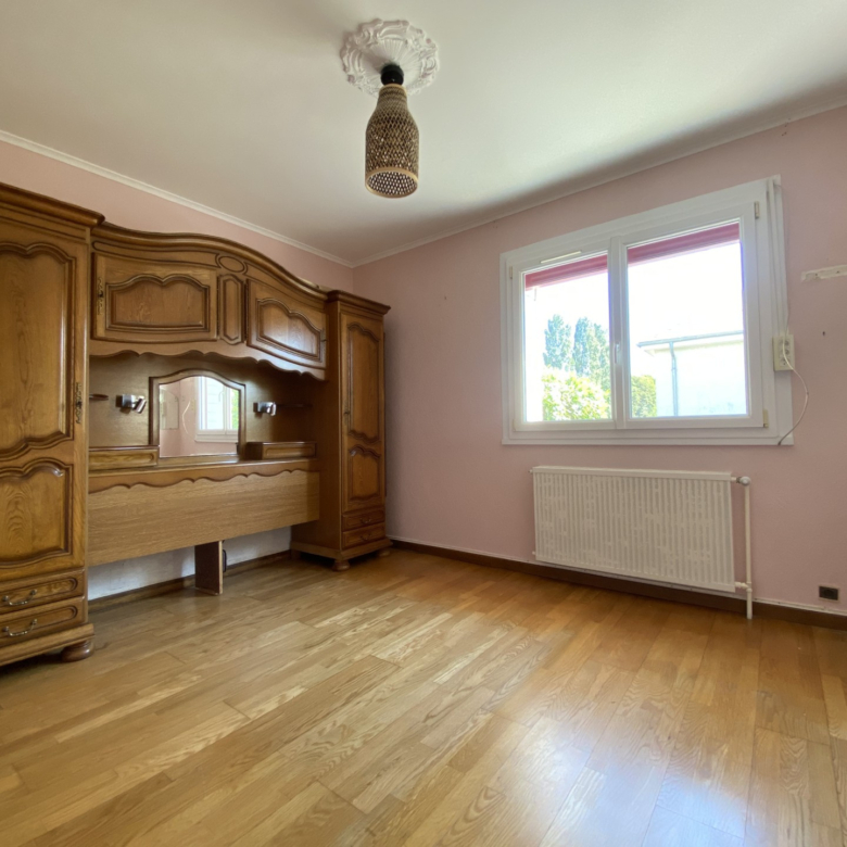 CAEN   MAISON T5 DE 107 m2 SUR TERRAIN DE 655 m2