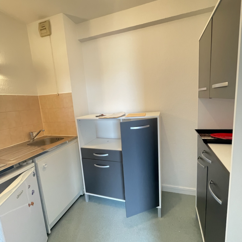 CAEN SAINT GILLES / CHR 2 PP 39 m2 BALCON PKG ASCENSEUR
