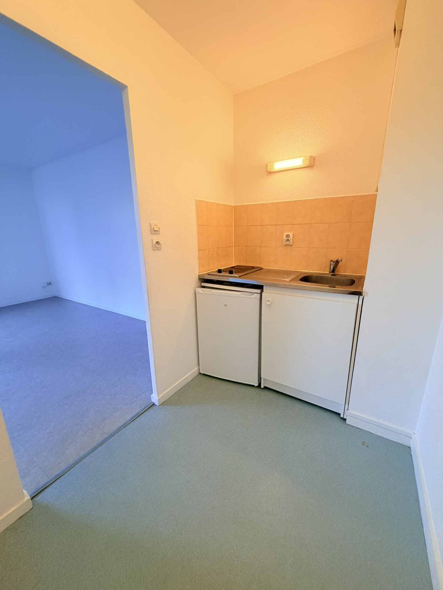 CAEN SAINT GILLES / CHR 2 PP 39 m2 BALCON PKG ASCENSEUR