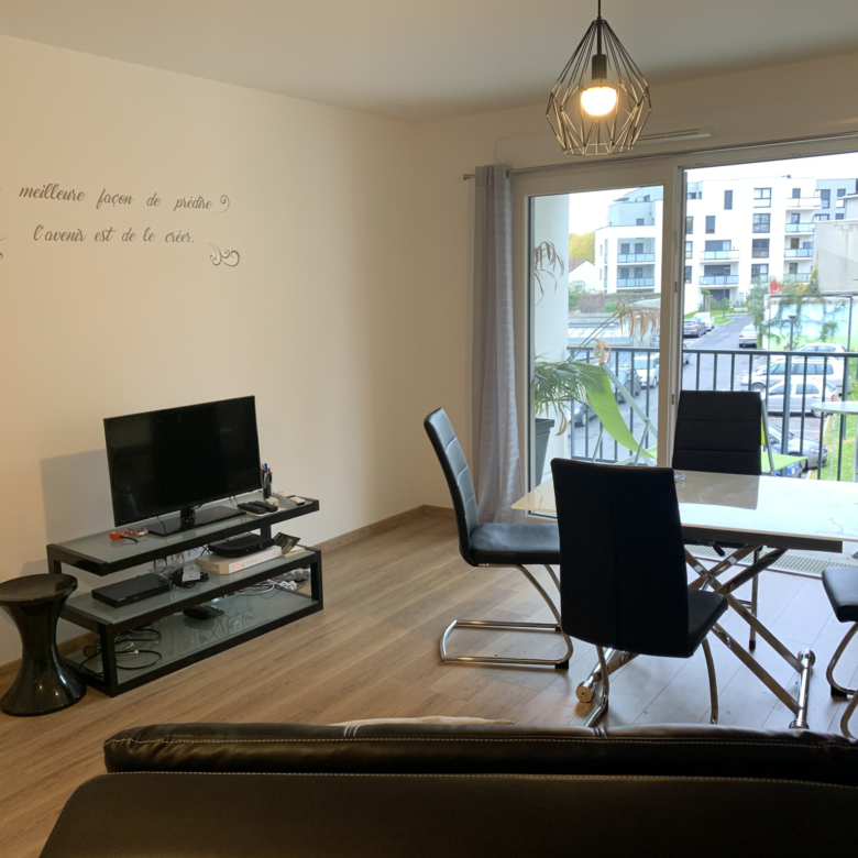 CAEN QUARTIER VAUCELLES APPARTEMENT 3 PIECES RESIDENCE RECENTE BALCONS PARKING CAVE