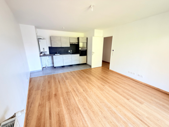 CAEN VAUCELLES APPARTEMENT 3 PIECES RESIDENCE RECENTE BALCON PARKING