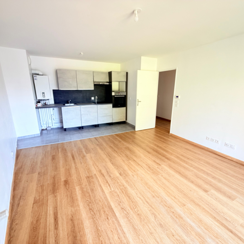CAEN VAUCELLES APPARTEMENT 3 PIECES RESIDENCE RECENTE BALCON PARKING