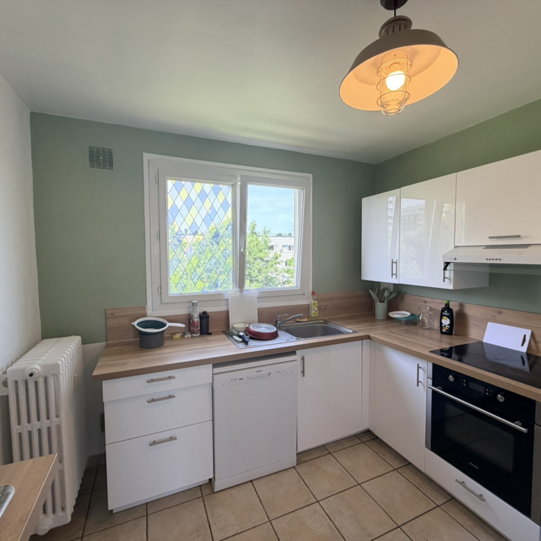 Caen 2 Chambres (9 + 11 m2) en Colocation appart 92m2 3 pers