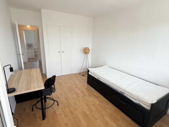 Caen 2 Chambres (9 + 11 m2) en Colocation appart 92m2 3 pers