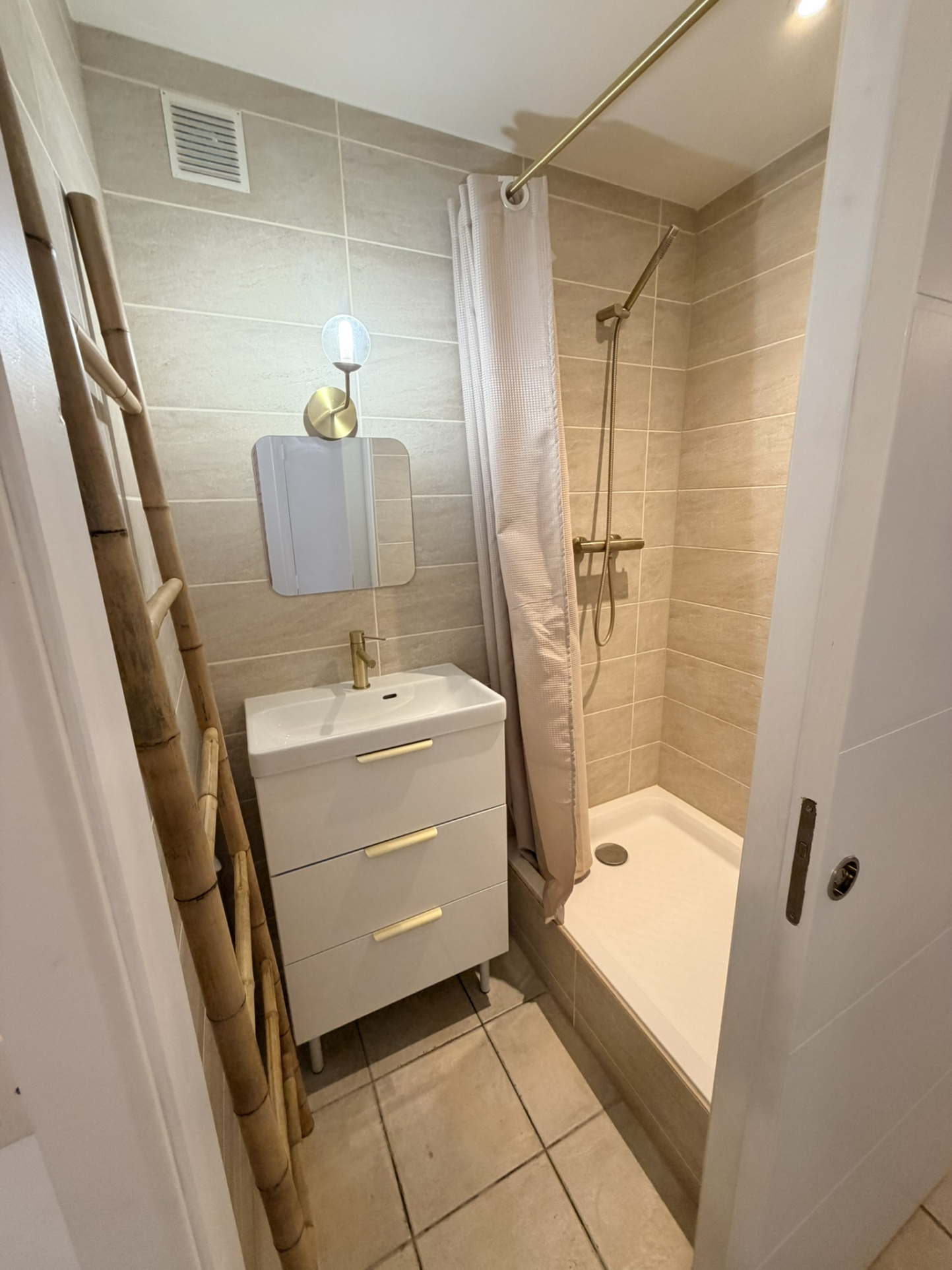 Caen 2 Chambres (9 + 11 m2) en Colocation appart 92m2 3 pers