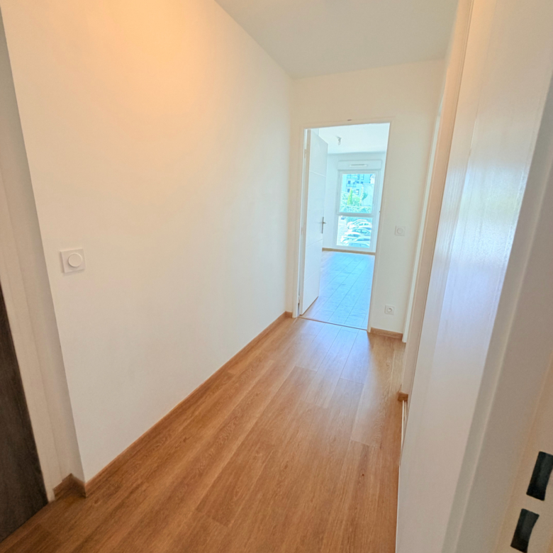 CAEN VAUCELLES APPARTEMENT 3 PIECES RESIDENCE RECENTE BALCON PARKING