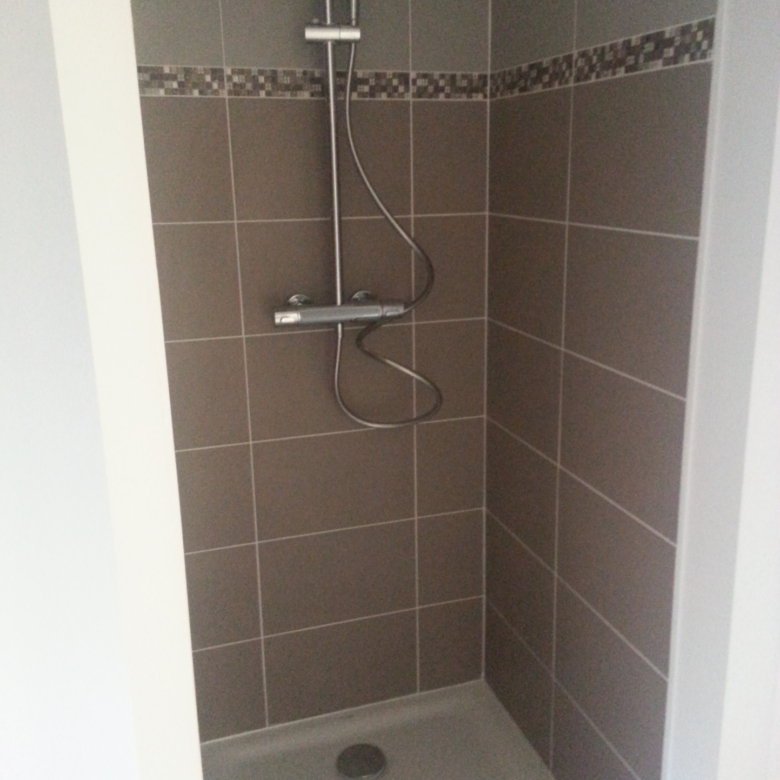 CAEN QUARTIER VAUCELLES APPARTEMENT 3 PIECES RESIDENCE RECENTE BALCONS PARKING CAVE