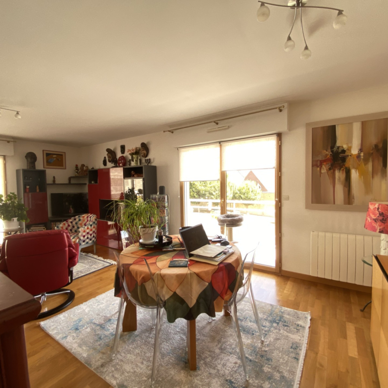 CAEN – BEL APPARTEMENT T4 – VENTE A TERME 12 ANS OCCUPEE A VIE