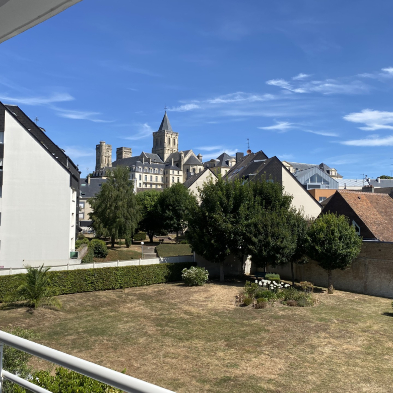 CAEN – BEL APPARTEMENT T4 – VENTE A TERME 12 ANS OCCUPEE A VIE