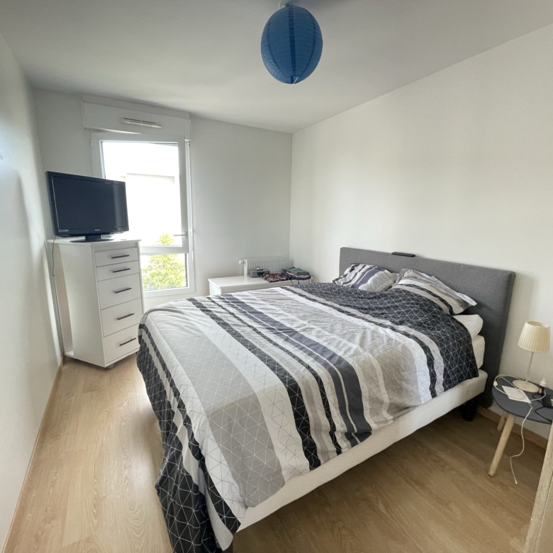 CAEN  Appartement T3 61m2 + grand balcon  ASCR GARAGE BOX