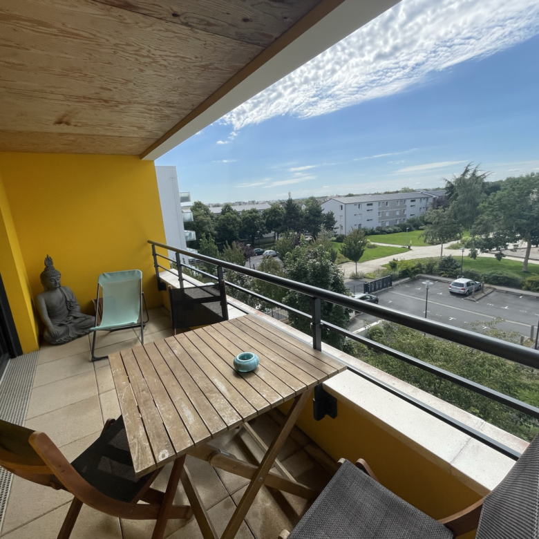 CAEN  Appartement T3 61m2 + grand balcon  ASCR GARAGE BOX