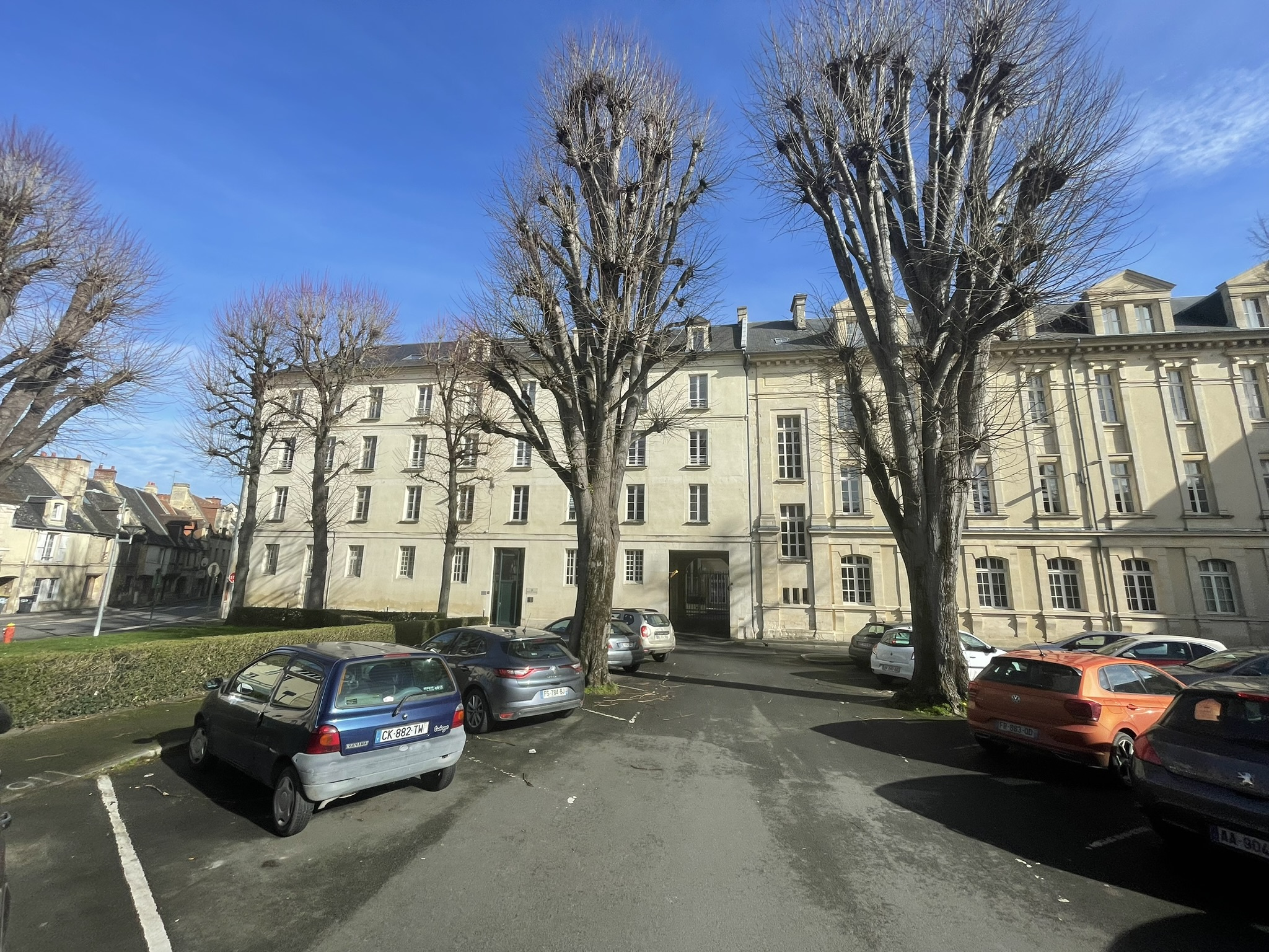 CAEN Centre ville Local commercial 102 m2 avec parking privatif