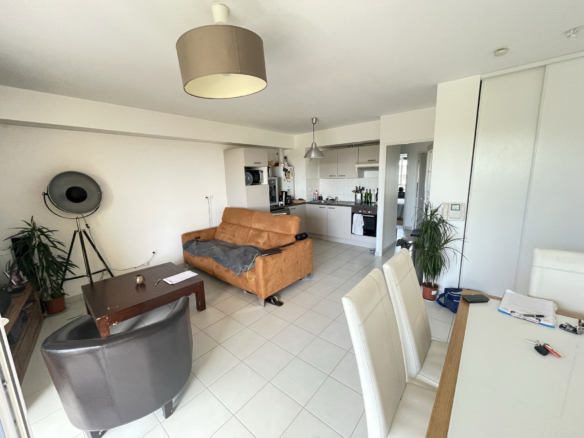 CAEN  Appartement T3 61m2 + grand balcon  ASCR GARAGE BOX