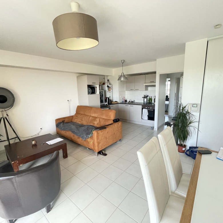 CAEN  Appartement T3 61m2 + grand balcon  ASCR GARAGE BOX