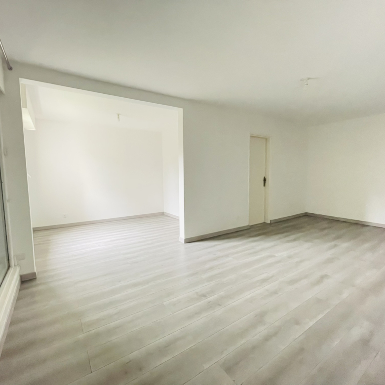 CAEN VERTE VALLEE  APPARTEMENT 82m2 T4 TERRASSE PARKING