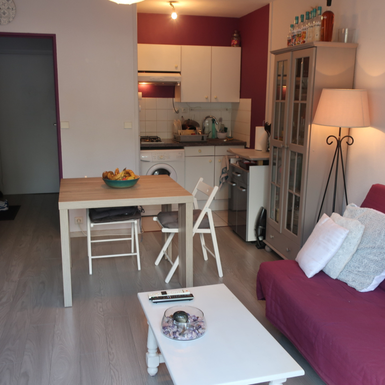 CAEN BEAULIEU APPARTEMENT T2 (petite chambre) TRES BON ETAT