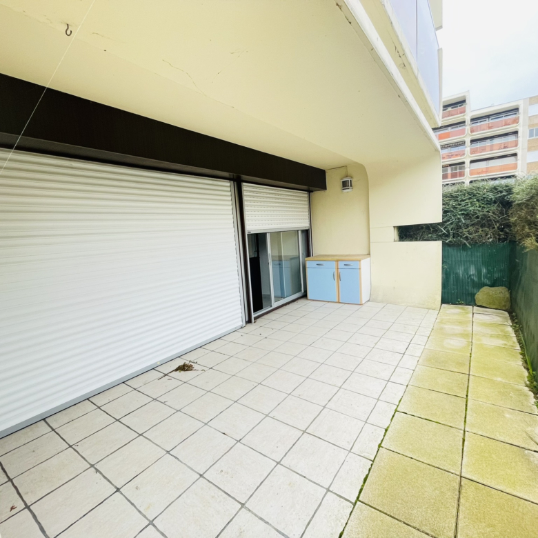 CAEN VERTE VALLEE  APPARTEMENT 82m2 T4 TERRASSE PARKING
