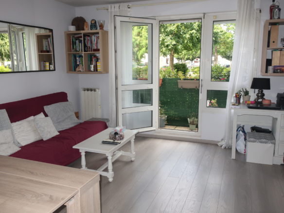 CAEN BEAULIEU APPARTEMENT T2 (petite chambre) TRES BON ETAT