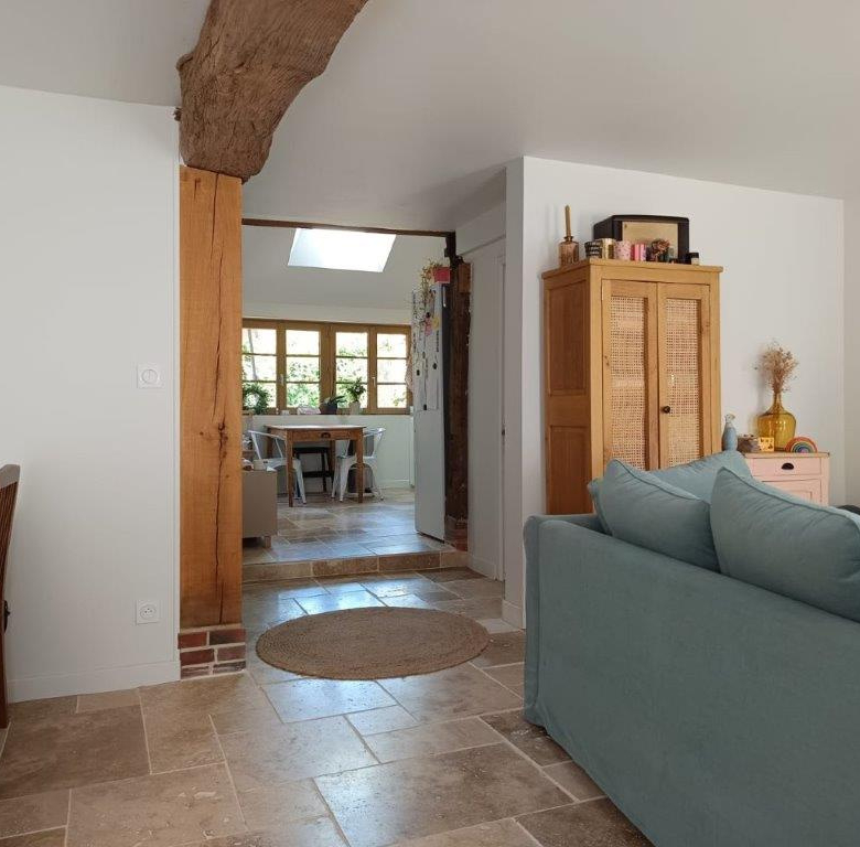 PONT L’EVEQUE – MAISON DE VILLE AVEC JARDIN ET TERRASSE
