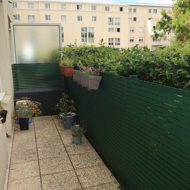 CAEN BEAULIEU APPARTEMENT T2 (petite chambre) TRES BON ETAT