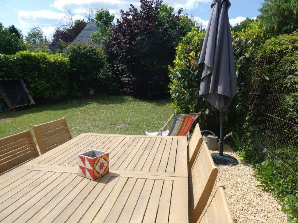 PONT L’EVEQUE – MAISON DE VILLE AVEC JARDIN ET TERRASSE