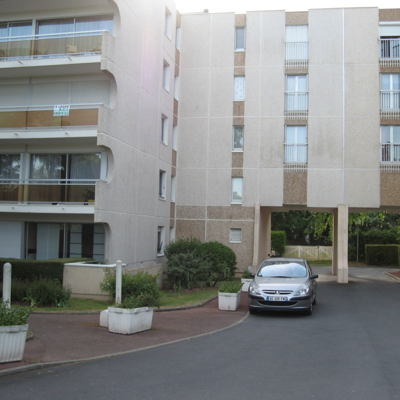 CAEN HASTING APPARTEMENT T3 BALCON ASCR